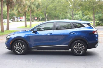2024 Kia Sportage EX - miniatura 3