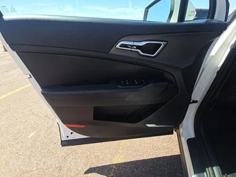 2024 Kia Sportage LX - miniatura 9