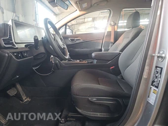 2024 Kia Sportage LX - miniatura 7