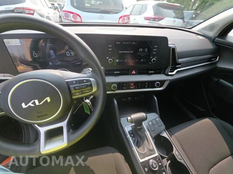 2024 Kia Sportage LX - miniatura 11