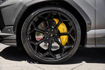 2024 Lamborghini Urus Performante - miniatura 3
