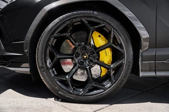 2024 Lamborghini Urus Performante - miniatura 3