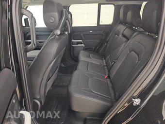 2024 Land Rover Defender 110 S - miniatura 13