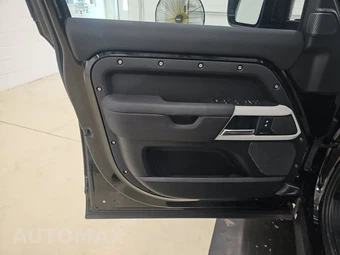 2024 Land Rover Defender 110 S - miniatura 9
