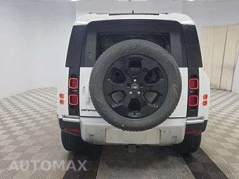 2024 Land Rover Defender 110 S - miniatura 5