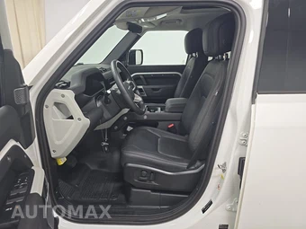 2024 Land Rover Defender 110 S - miniatura 7