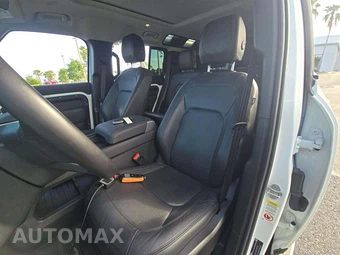 2024 Land Rover Defender 110 S - miniatura 3
