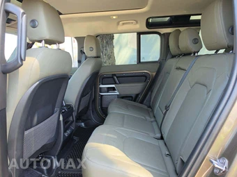 2024 Land Rover Defender 110 S - miniatura 13