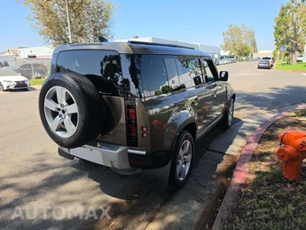 2024 Land Rover Defender 110 S - miniatura 3