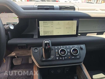 2024 Land Rover Defender 110 S - miniatura 10
