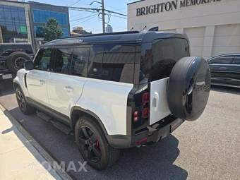 2024 Land Rover Defender 110 S - miniatura 2