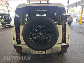 2024 Land Rover Defender 110 S - miniatura 5