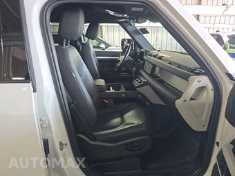 2024 Land Rover Defender 110 S - miniatura 8