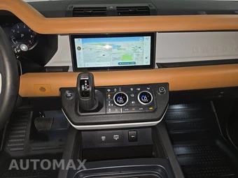2024 Land Rover Defender 110 S - miniatura 11