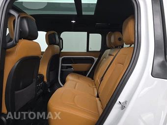 2024 Land Rover Defender 110 S - miniatura 13
