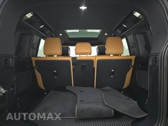 2024 Land Rover Defender 110 S - miniatura 16