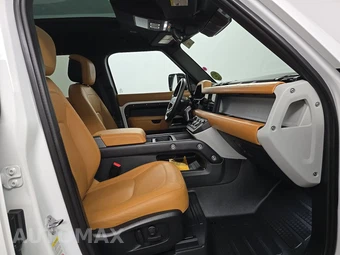 2024 Land Rover Defender 110 S - miniatura 8