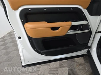 2024 Land Rover Defender 110 S - miniatura 9