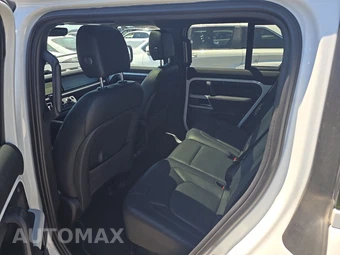 2024 Land Rover Defender 110 S – miniatura 13