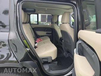 2024 Land Rover Defender 110 S - miniatura 13