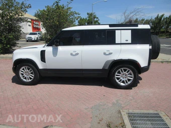 2024 Land Rover Defender 110 S - miniatura 3