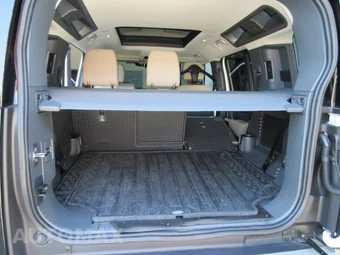 2024 Land Rover Defender 110 S - miniatura 36