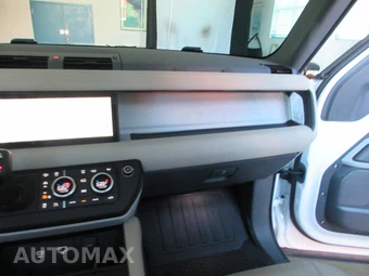 2024 Land Rover Defender 110 S - miniatura 47
