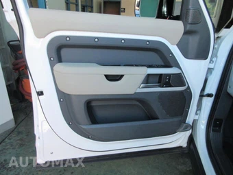 2024 Land Rover Defender 110 S - miniatura 5