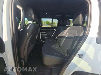2024 Land Rover Defender 110 SE - miniatura 10