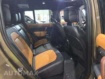 2024 Land Rover Defender 110 X-Dynamic SE - miniatura 16