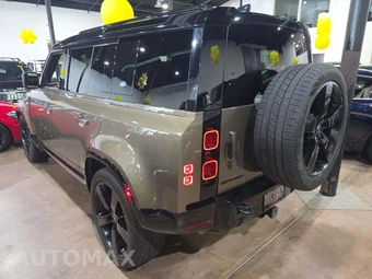 2024 Land Rover Defender 110 X-Dynamic SE - miniatura 2