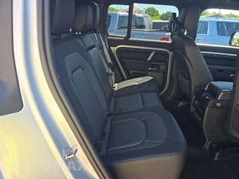 2024 Land Rover Defender 110 X-Dynamic SE - miniatura 16