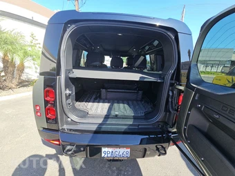 2024 Land Rover Defender 110 X-Dynamic SE - miniatura 16