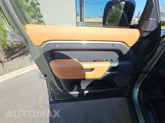 2024 Land Rover Defender 110 X-Dynamic SE - miniatura 9