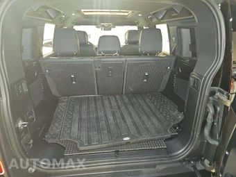 2024 Land Rover Defender 110 X-Dynamic SE - miniatura 14