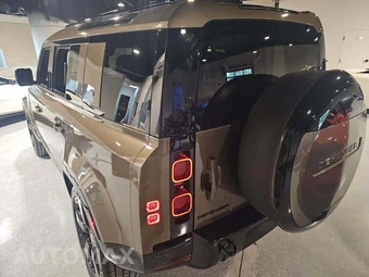 2024 Land Rover Defender 110 X-Dynamic SE - miniatura 2