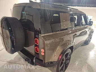 2024 Land Rover Defender 110 X-Dynamic SE - miniatura 3
