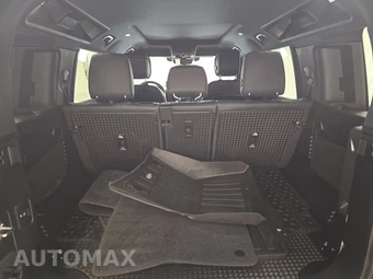 2024 Land Rover Defender 110 X-Dynamic SE - miniatura 16