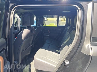2024 Land Rover Defender 110 X - miniatura 13