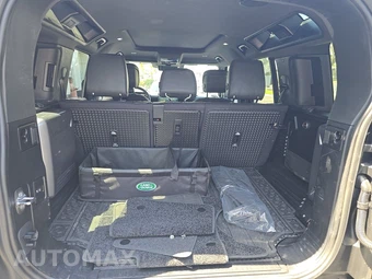 2024 Land Rover Defender 110 X - miniatura 16