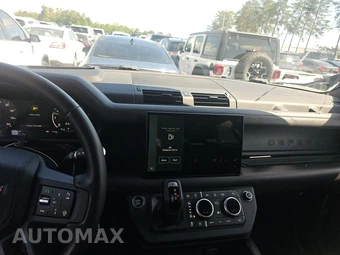 2024 Land Rover Defender 110 X - miniatura 11