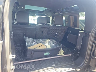 2024 Land Rover Defender 110 X - miniatura 16