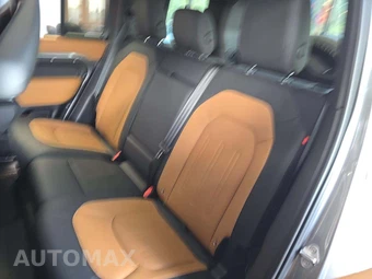 2024 Land Rover Defender 110 X - miniatura 13
