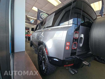2024 Land Rover Defender 110 X - miniatura 2
