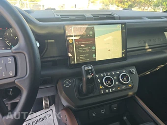 2024 Land Rover Defender 110 X - miniatura 11