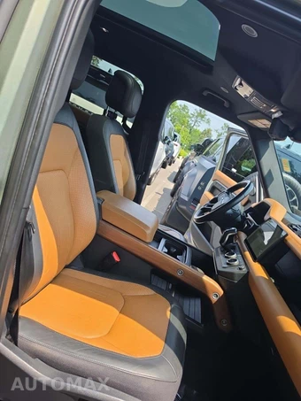 2024 Land Rover Defender 110 X - miniatura 16