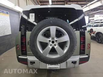 2024 Land Rover Defender 130 S - miniatura 5