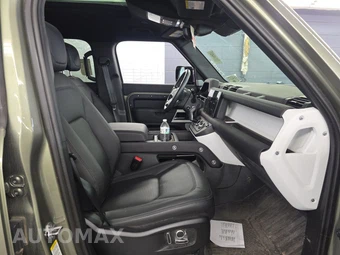 2024 Land Rover Defender 130 S - miniatura 8