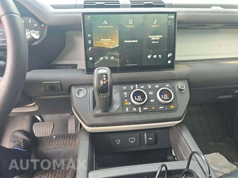 2024 Land Rover Defender 130 S - miniatura 7