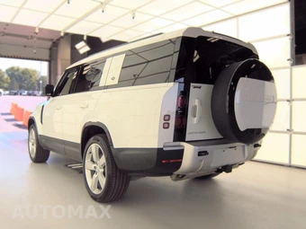 2024 Land Rover Defender 130 S - miniatura 6